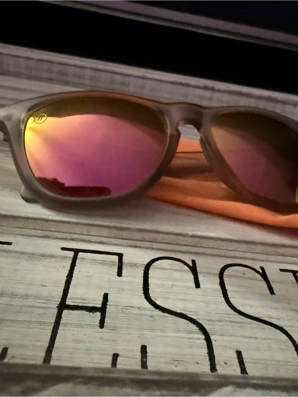 Blenders Eyewear Harlan Punch Matte Gray Translucent Frame Pink to Orange Mirror
